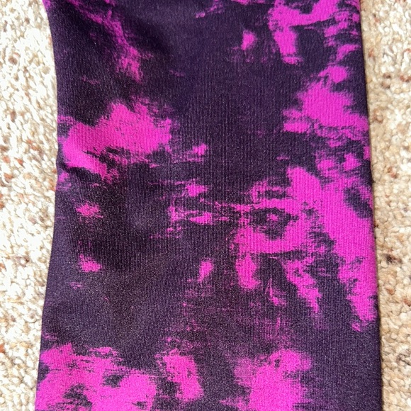 Lululemon Athletica Purple Leggings Dynamic Design - Picture 4 of 4